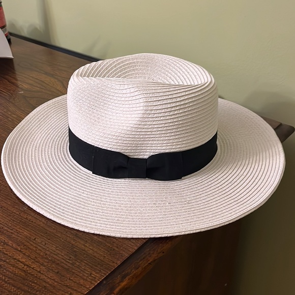 Sungrubbies Accessories Sungrubbies Brand New Hat Poshmark